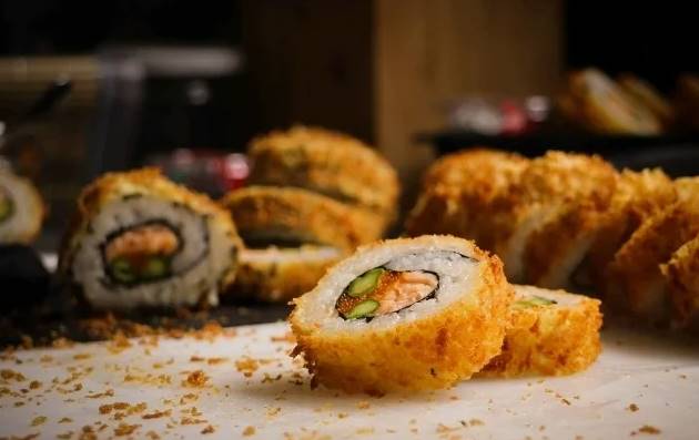 Hot Роллы: Взрыв Вкуса и Тепла в Мире Суши